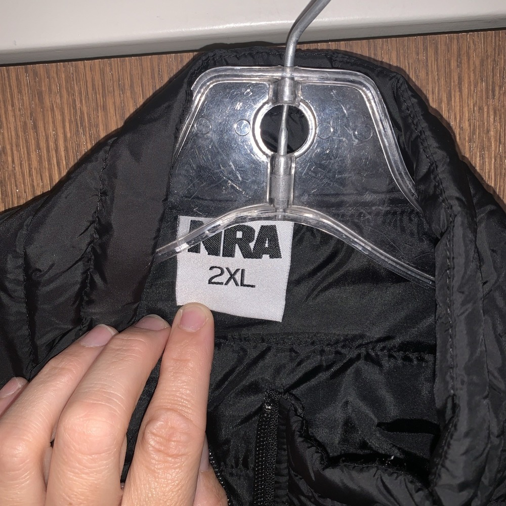 Men's 2XL Light Puffer Vest NRA Logo Front Zipper Vest Sleeveless - Picture 4 of 5